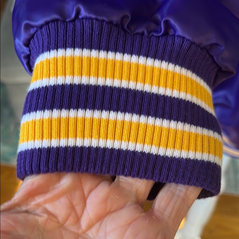 LA Lakers Purple Jacket - Picture 3 of 16